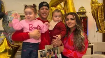 إمام عاشور في أحدث إطلالة مع زوجته وأبنائه.. شاهد